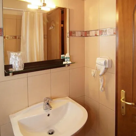 Hotel Varonos 3*