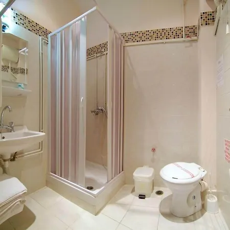Hotel Varonos