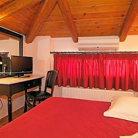 Varonos 3*