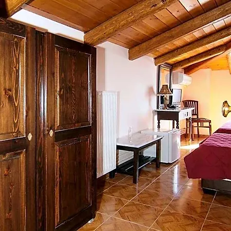 Hotel Varonos 3*