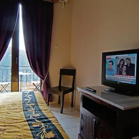 Hotel Varonos 3*